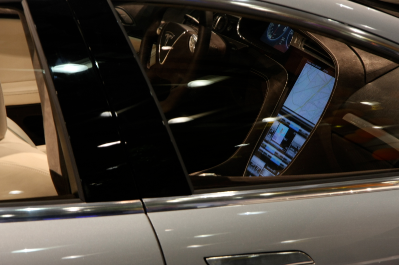 Illustration for article titled Tesla Model S Electric Sedan Prototype Has a Giant Touch Dashboard